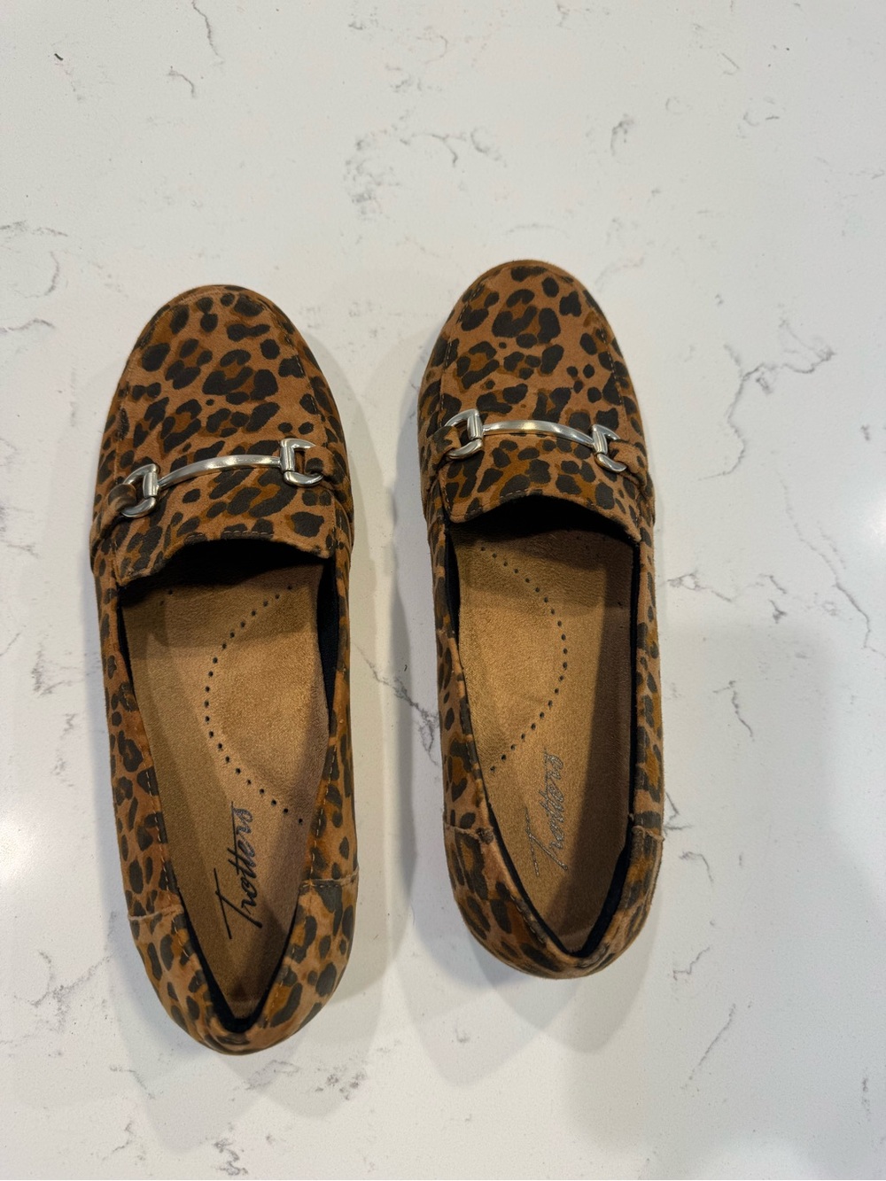 Women’s Trotters Comfort Leopard Print Loafer shoes size 9.5 - Picture 4 of 6